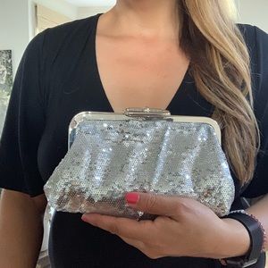Reversible clutch purse